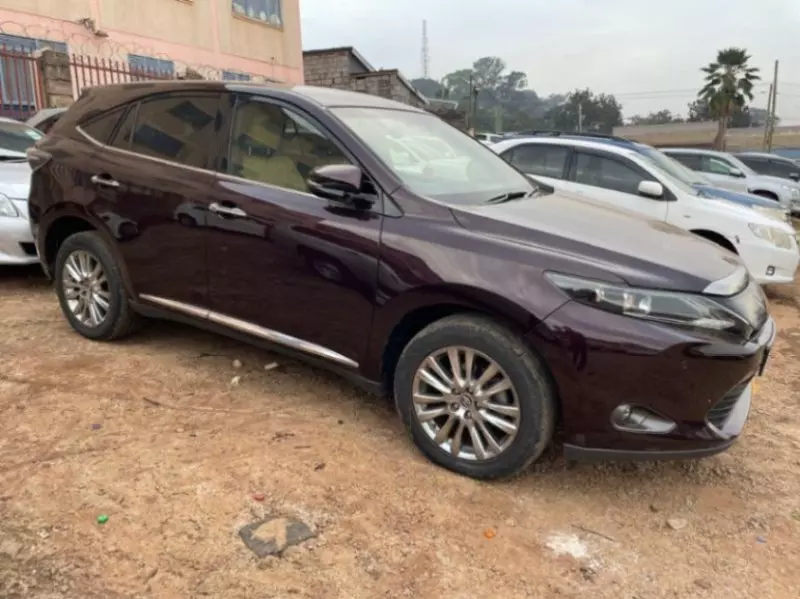 Toyota Harrier   - 2015
