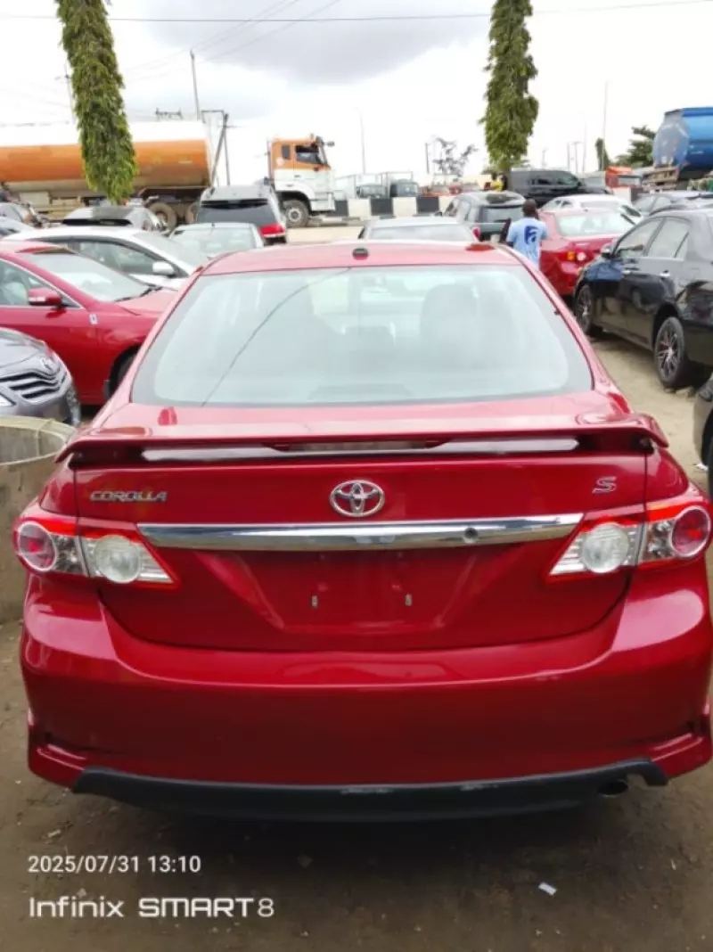 TOYOTA Corolla   - 2011