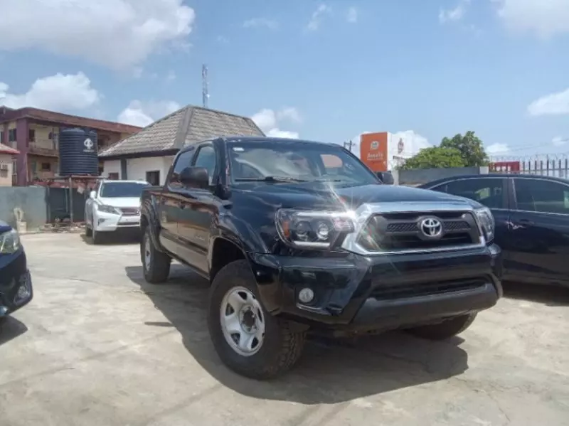 Toyota Tacoma   - 2013