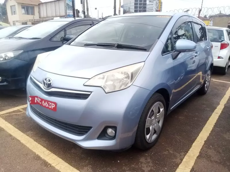 Toyota Ractis   - 2012