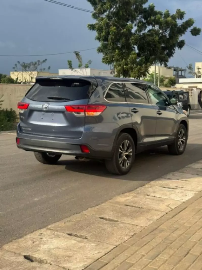 Toyota Highlander   - 2009