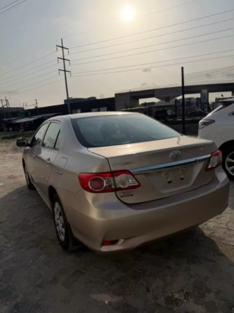 Toyota Corolla   - 2011