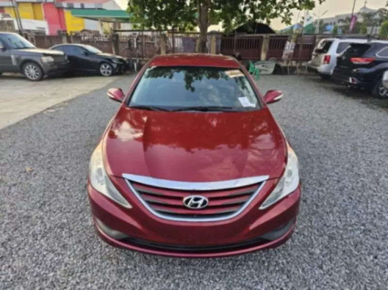 Hyundai Sonata   - 2014