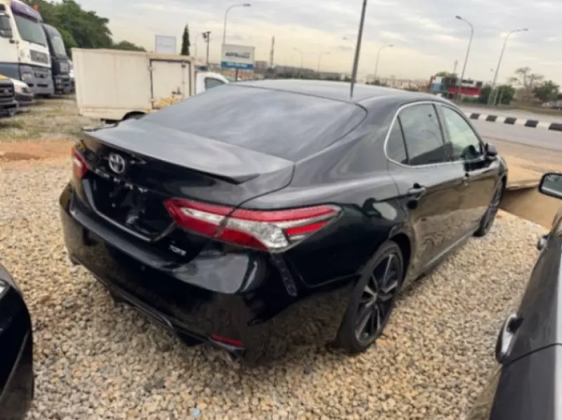 Toyota Camry - 2018