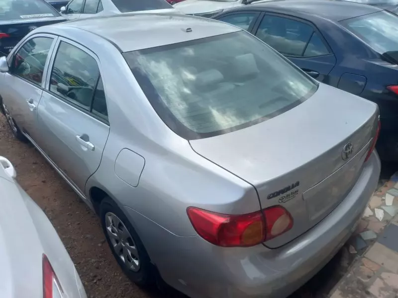 Toyota Corolla   - 2010