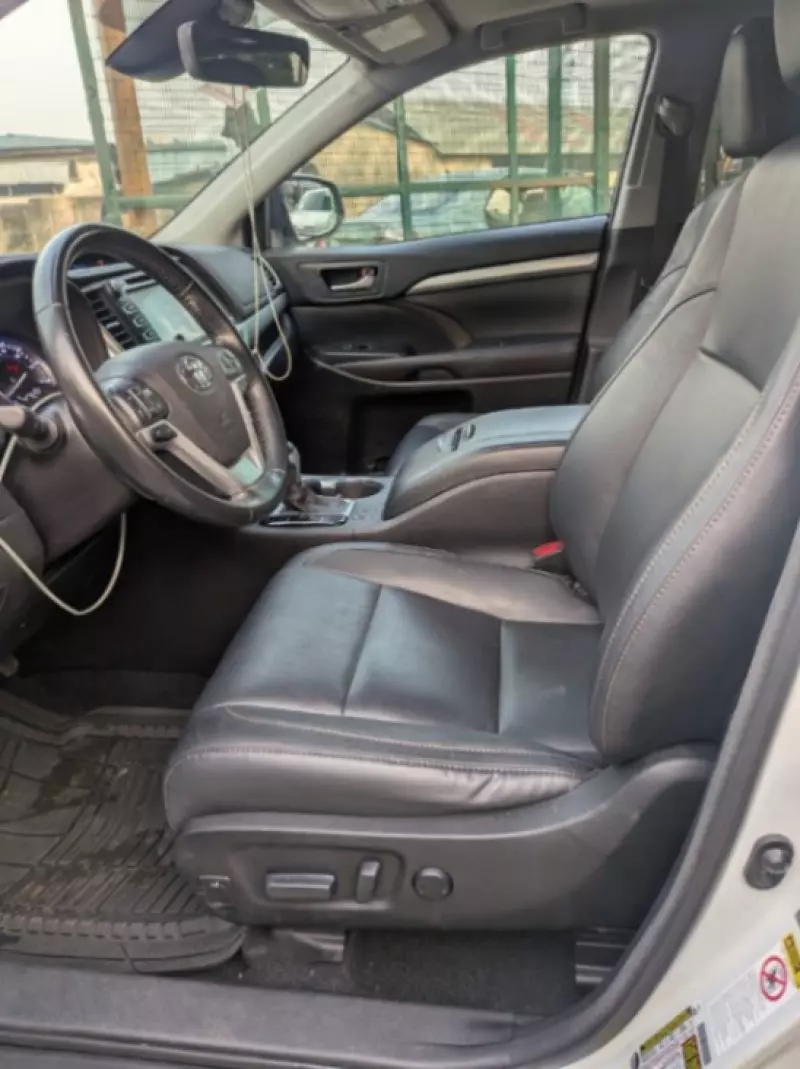 Toyota Highlander   - 2017