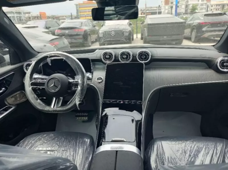 Mercedes-Benz GLC 300   - 2025