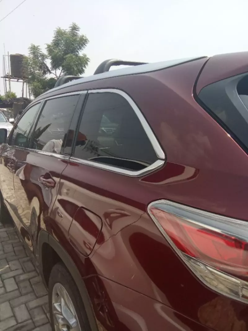 Toyota Highlander   - 2015