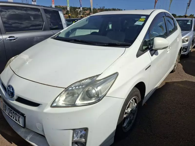 Toyota Prius Hybrid    - 2016