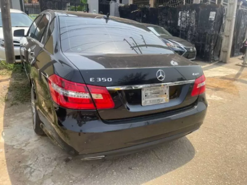 Mercedes-Benz E350   - 2013