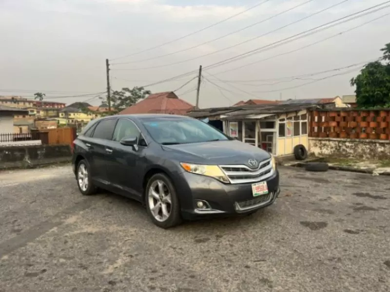 Toyota Venza   - 2011