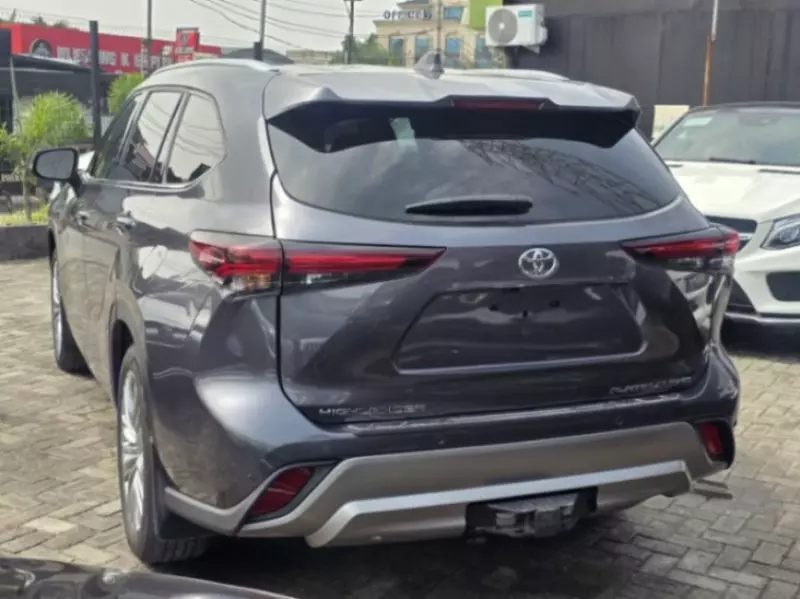 TOYOTA Highlander   - 2024