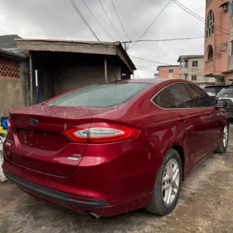 Ford Fusion   - 2014