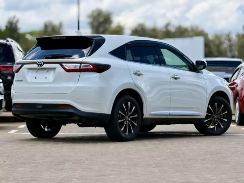 Toyota Harrier   - 2019