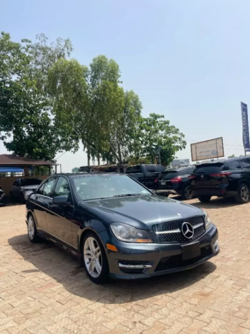 Mercedes-Benz C 300   - 2013