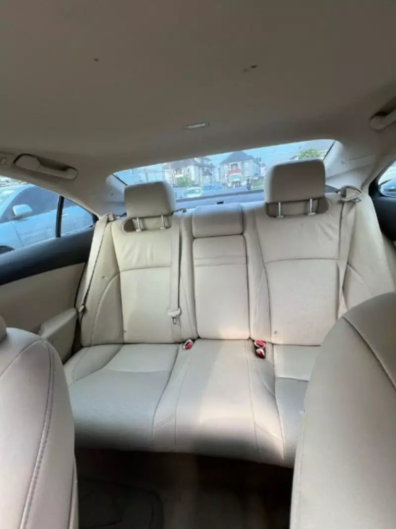 Lexus ES 350   - 2011