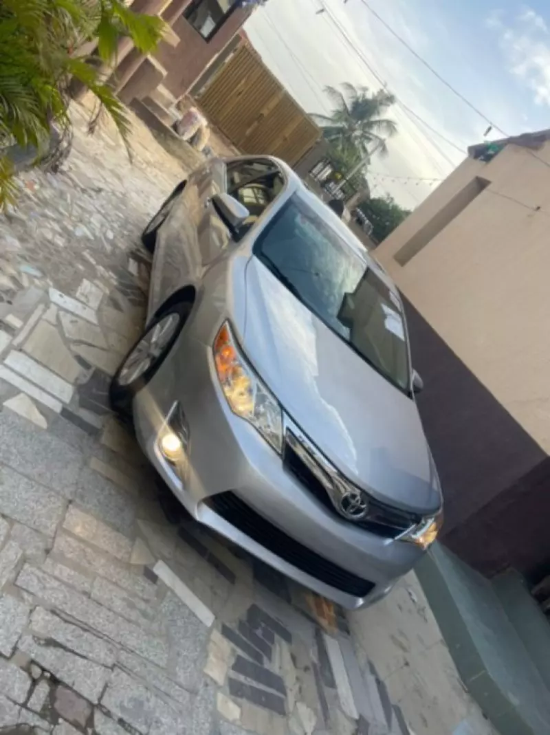 Toyota Camry   - 2012