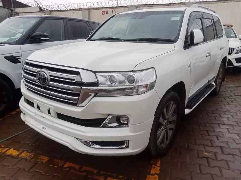 Toyota Landcruiser  V8   - 2016