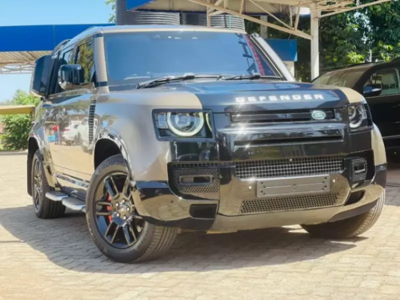 Land Rover Defender   - 2022