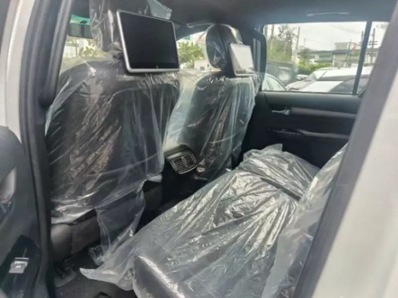 TOYOTA Hilux   - 2025