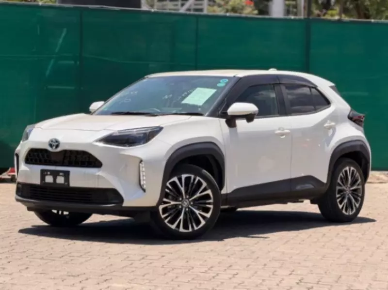 TOYOTA Yaris   - 2020
