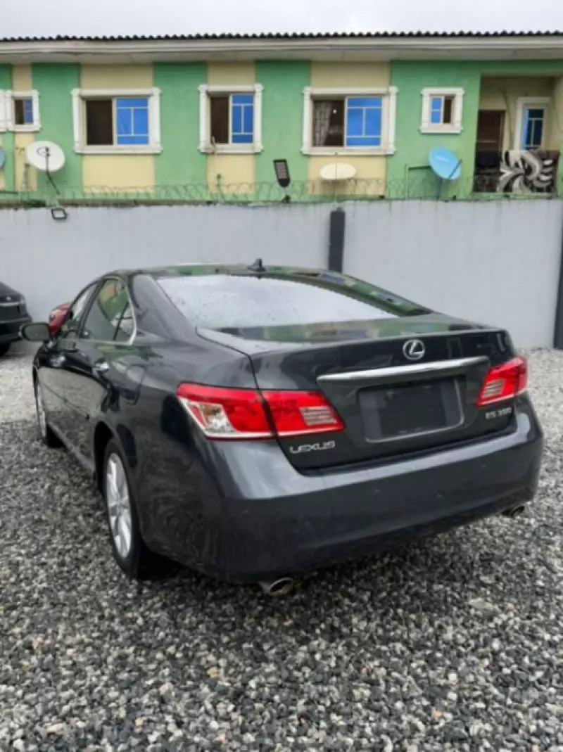 Lexus ES - 2010