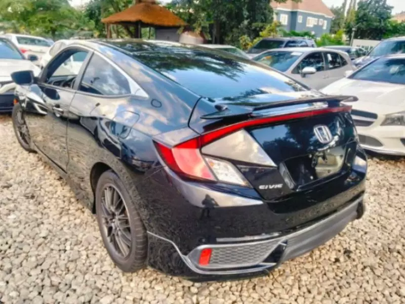 Honda Civic   - 2016
