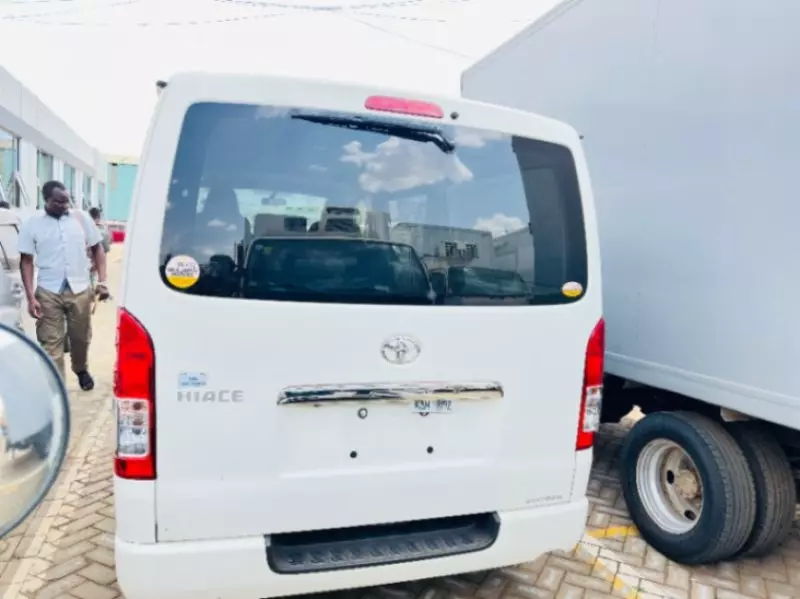 TOYOTA Hiace   - 2017