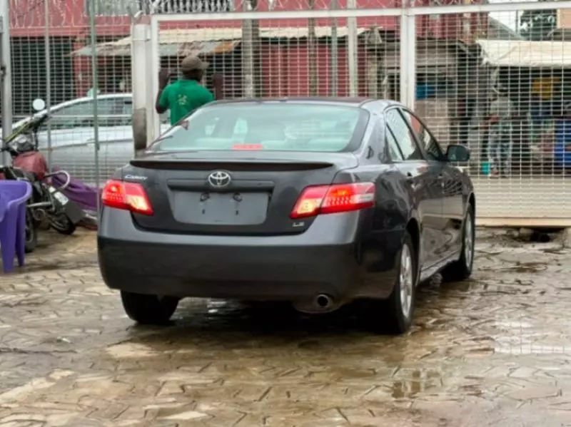 TOYOTA Camry   - 2010