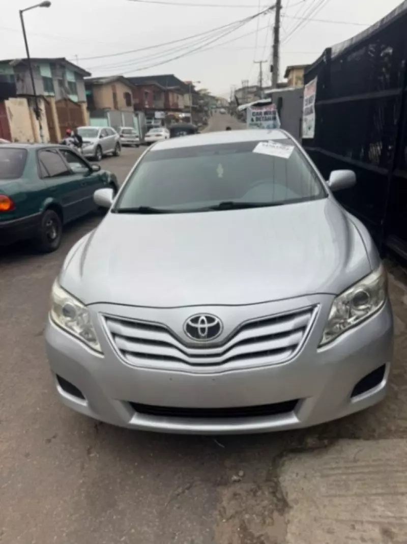 TOYOTA Camry   - 2011