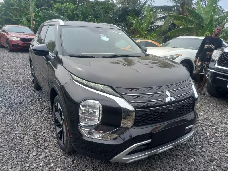 Mitsubishi OUTLANDER - 2022