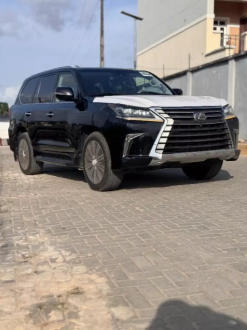 Lexus LX   - 2017