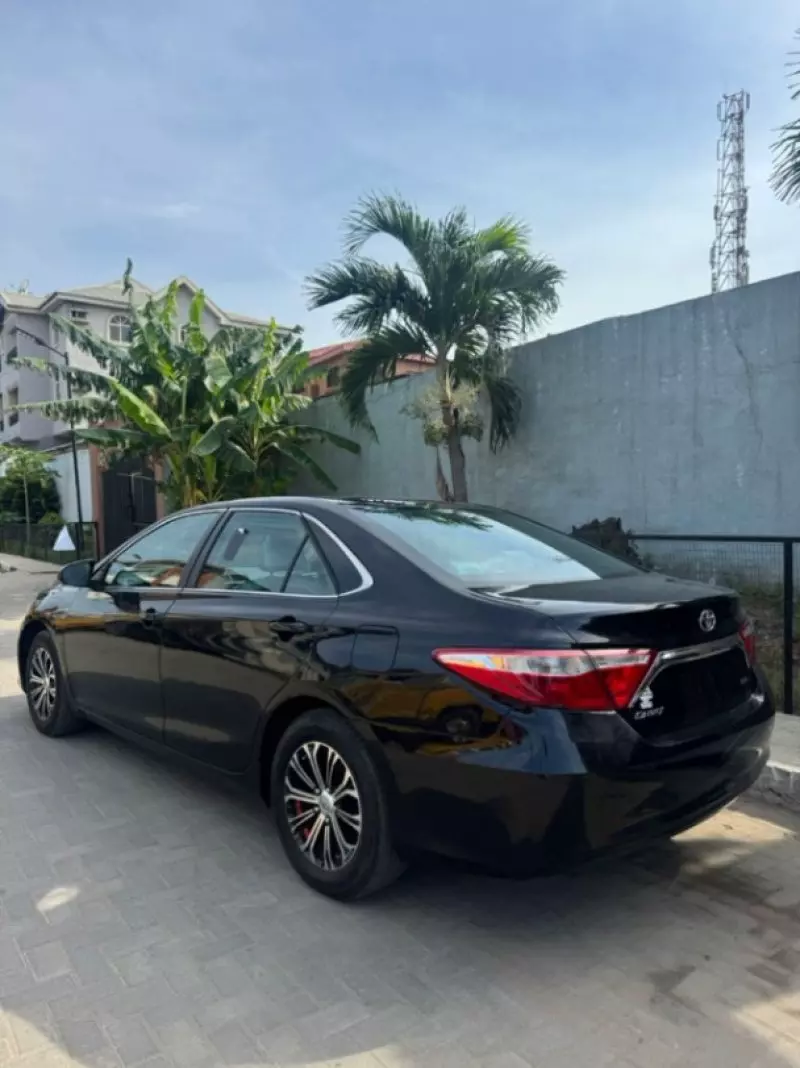 Toyota Camry   - 2016