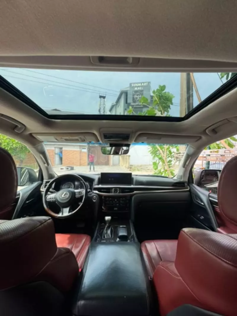 Lexus LX 570 - 2018