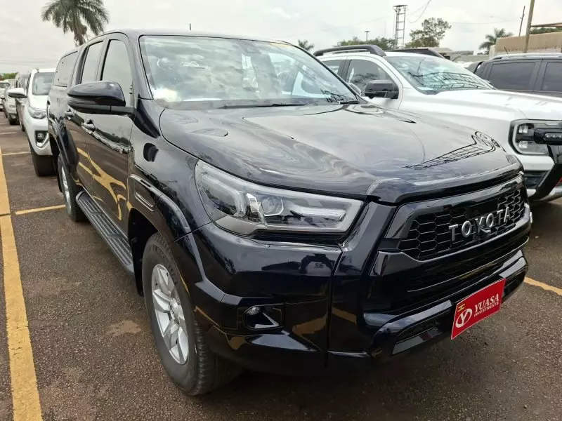 Toyota Hilux    - 2023