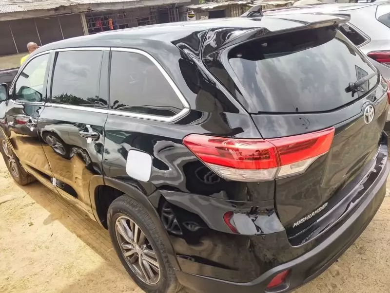 Toyota Highlander   - 2015