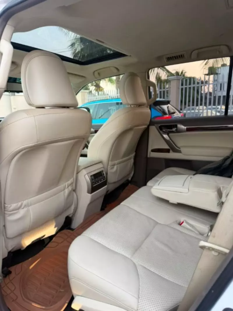 Lexus GX 460   - 2012