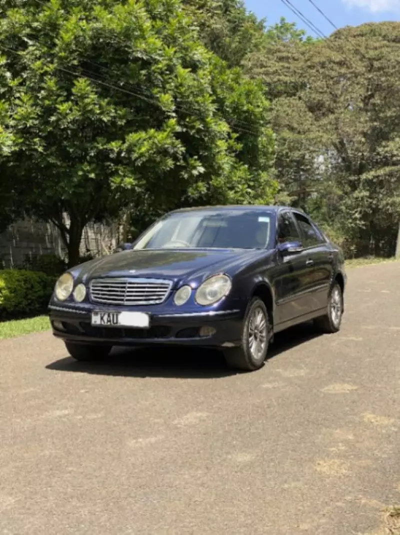 Mercedes-Benz E 200   - 2005