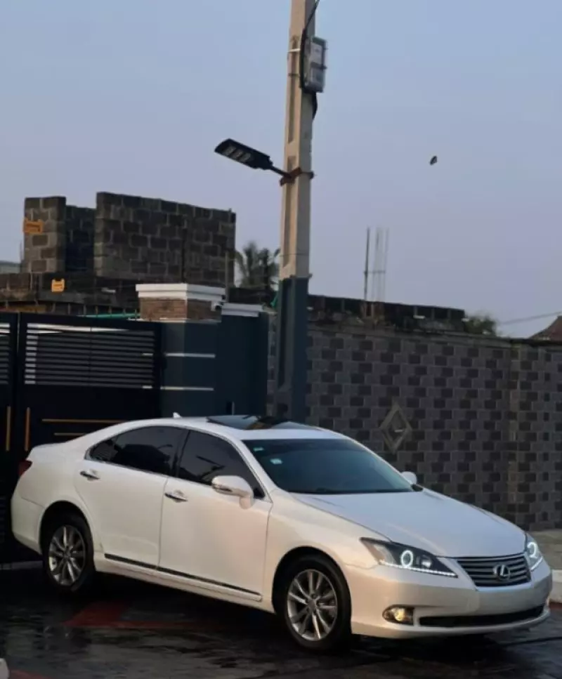 Lexus ES 350   - 2012