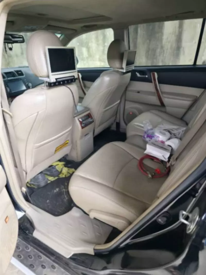 Toyota Highlander   - 2012