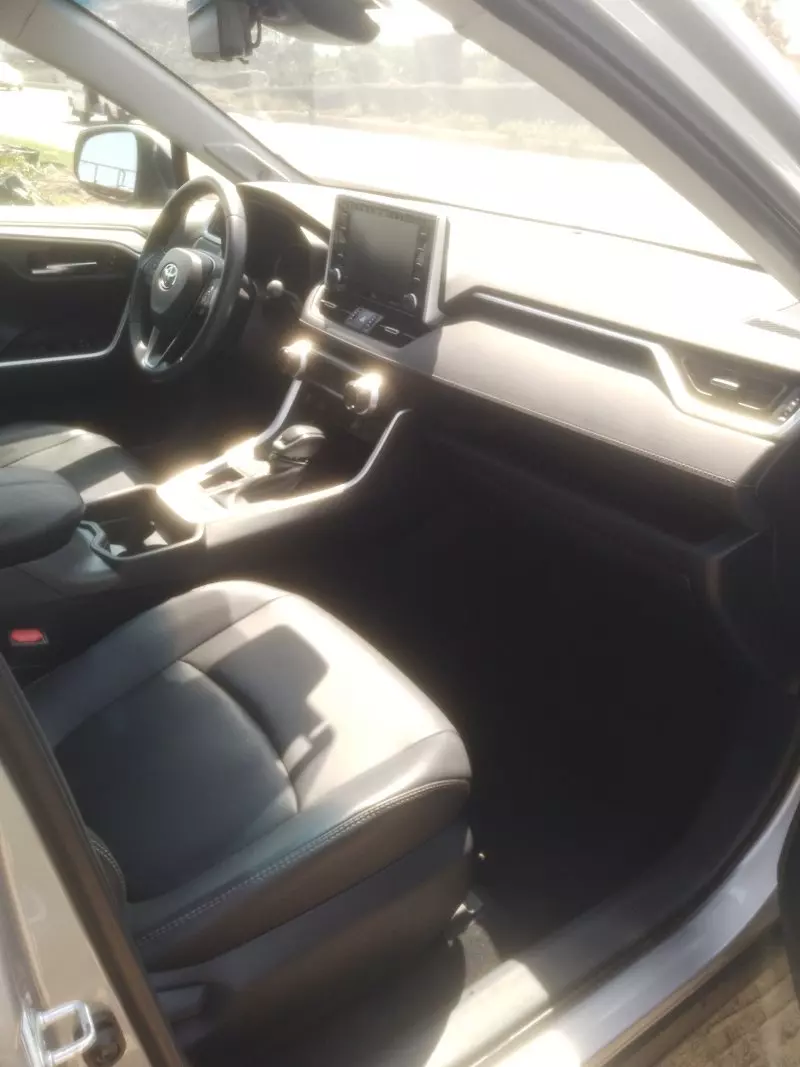 Toyota RAV 4   - 2019
