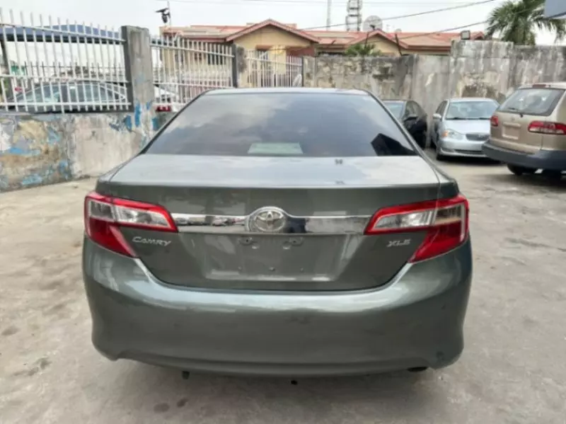 Toyota Camry   - 2013