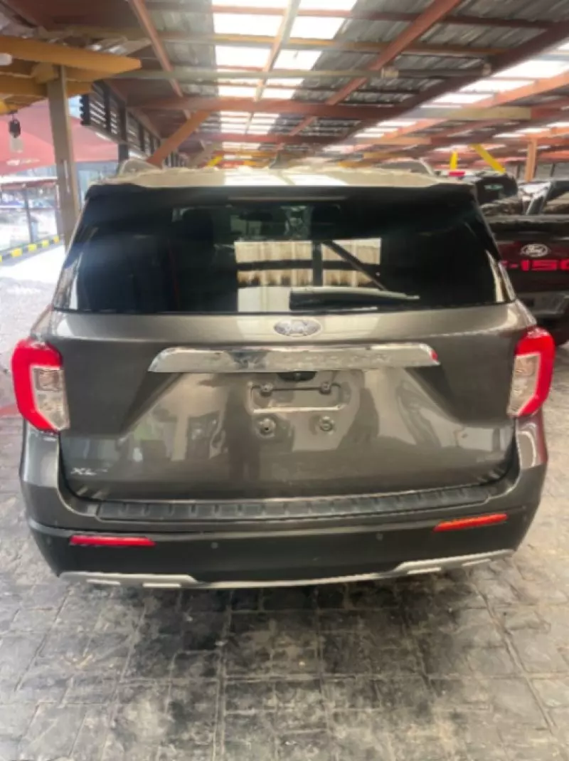 Ford Explorer   - 2020