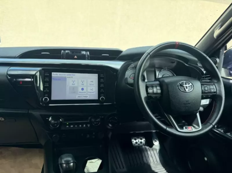 Toyota Hilux    - 2023