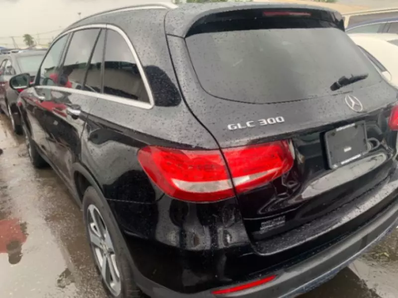 Mercedes-Benz GLC 300   - 2016