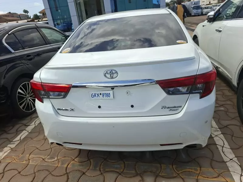 Toyota Mark X   - 2012