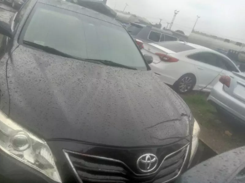 Toyota Camry   - 2010
