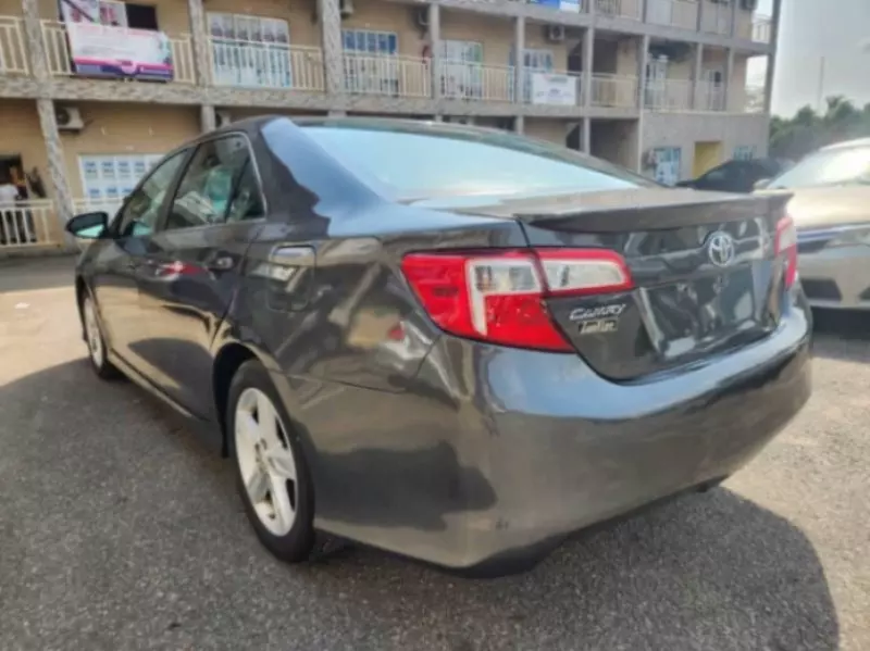 Toyota Camry   - 2012