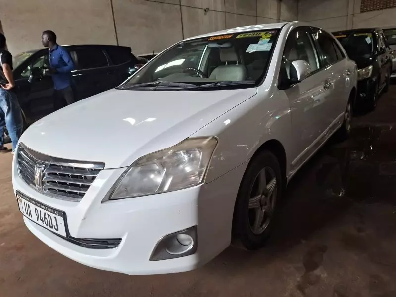 Toyota Premio    - 2011