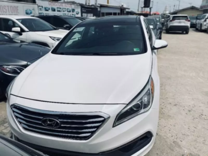 Hyundai Sonata   - 2015